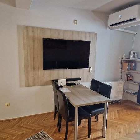 Apartment Viktor,Parking Osijek Eksteriør billede
