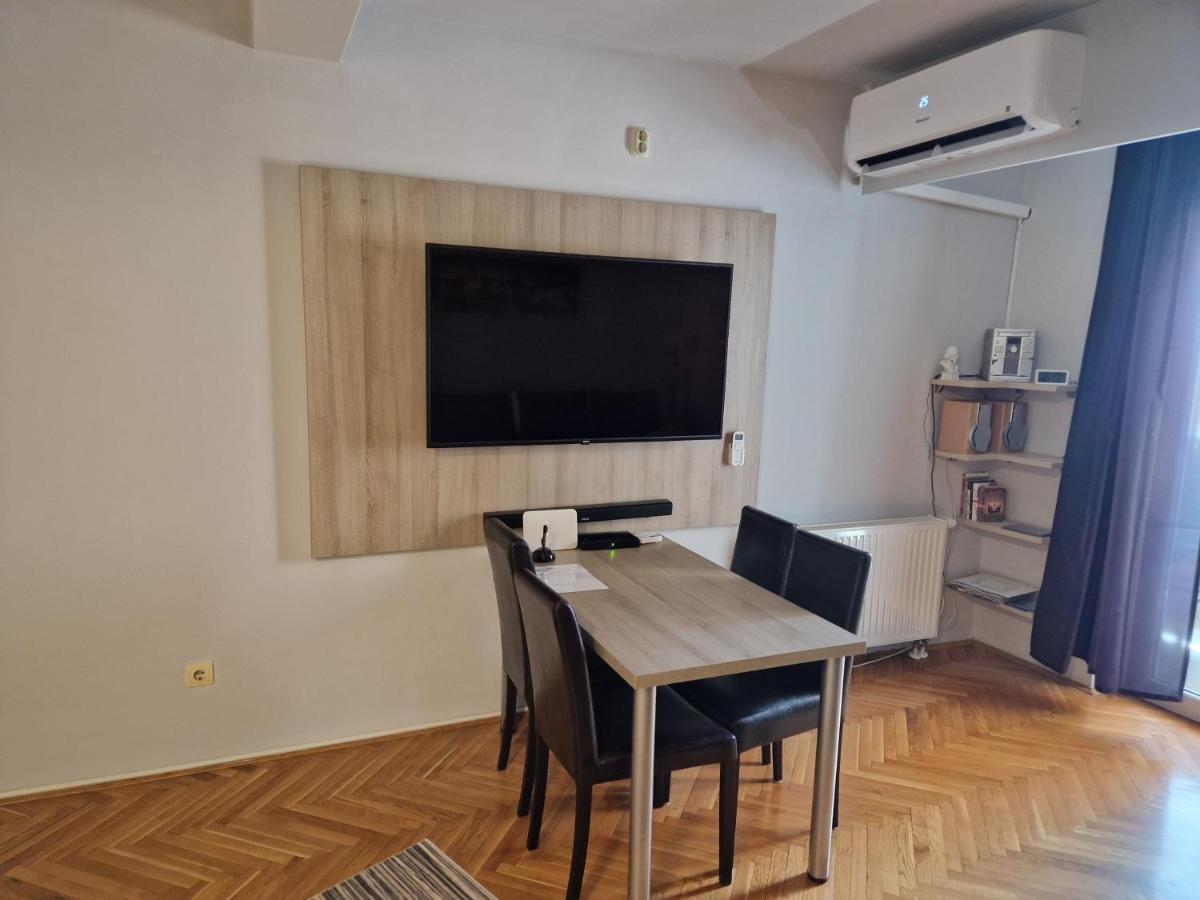 Apartment Viktor,Parking Osijek Eksteriør billede