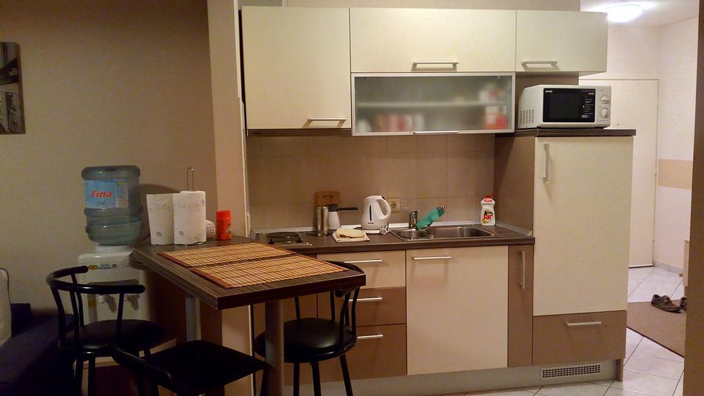 Apartment Viktor,Parking Osijek Eksteriør billede