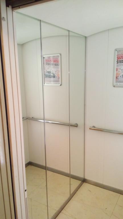 Apartment Viktor,Parking Osijek Eksteriør billede
