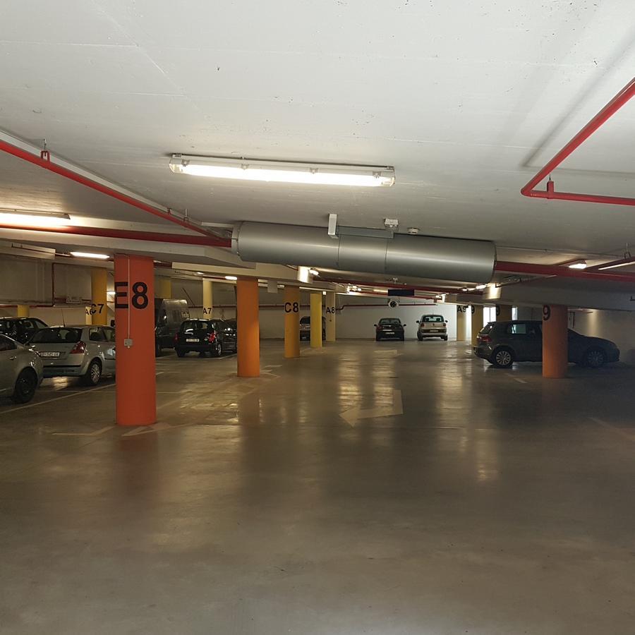 Apartment Viktor,Parking Osijek Eksteriør billede